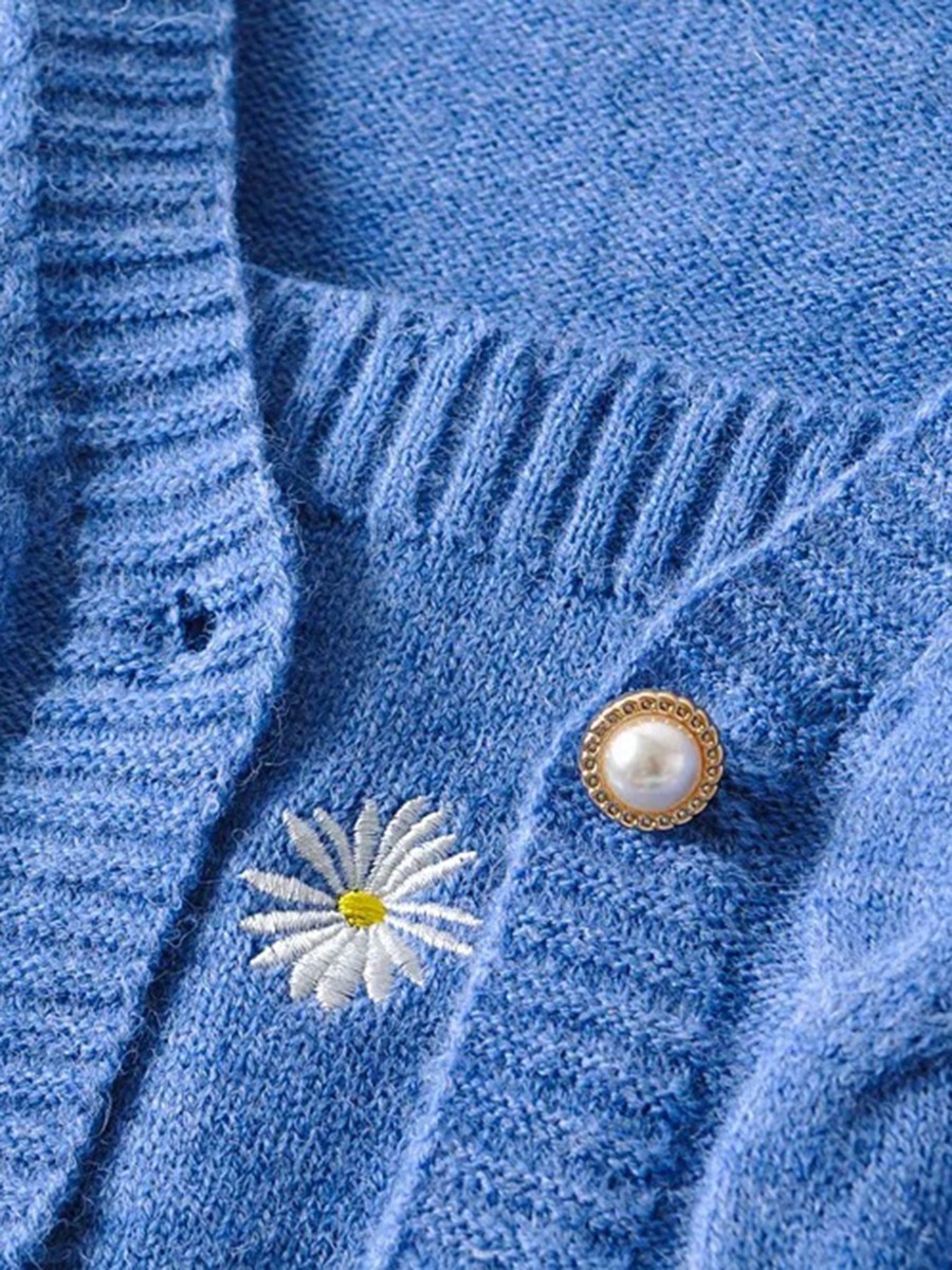 Embroidery Daisy Knitting Cardigan With Camisole