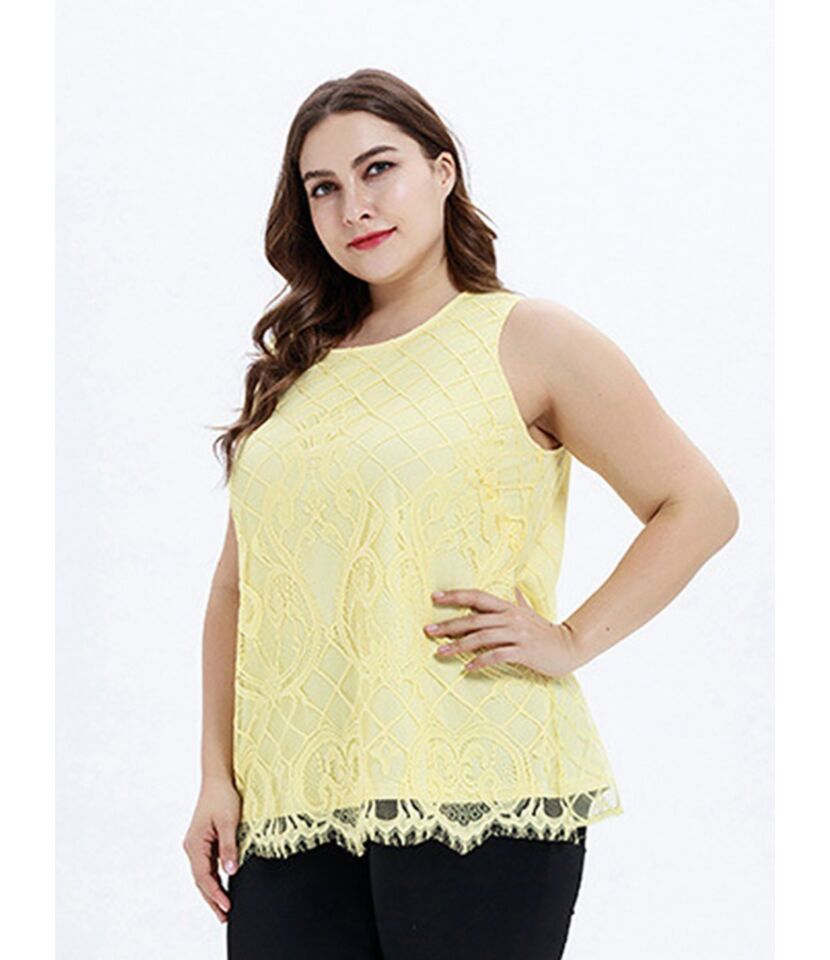 Plus Size Lace Sleeveless Top