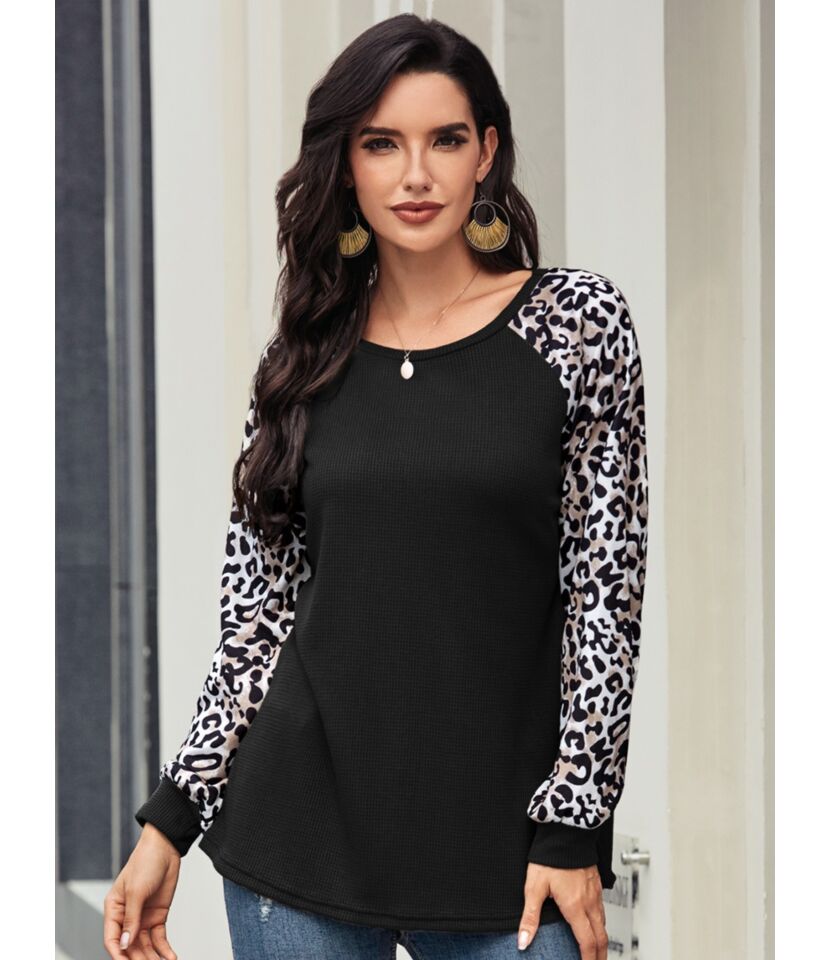 Leopard Print Long Sleeve Round Collar Top